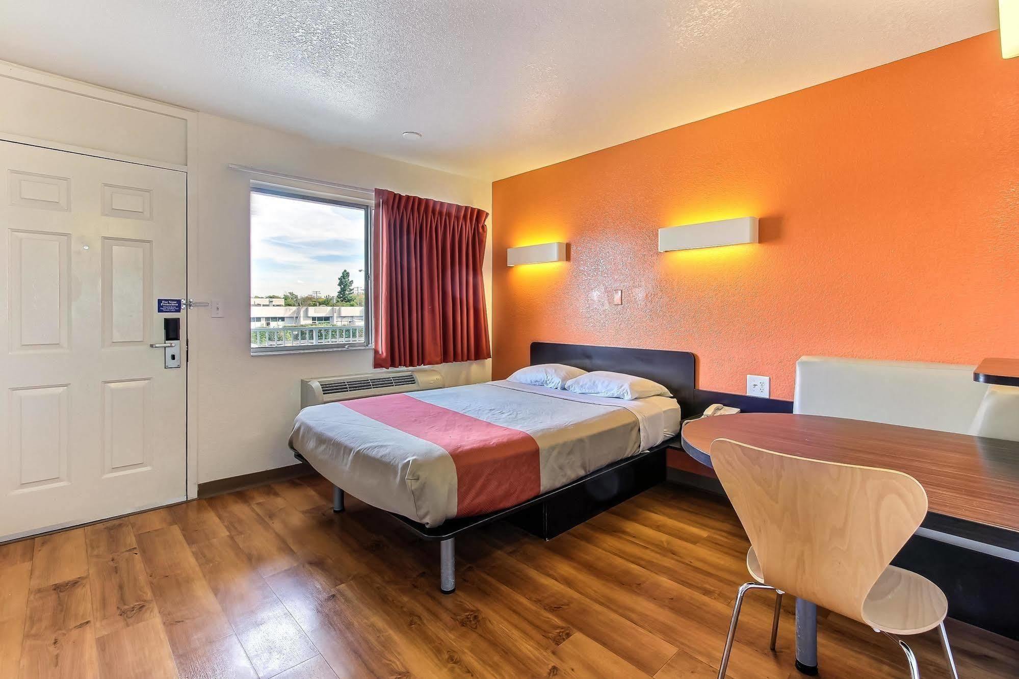 Park Inn By Radisson, Санта Клара Экстерьер фото